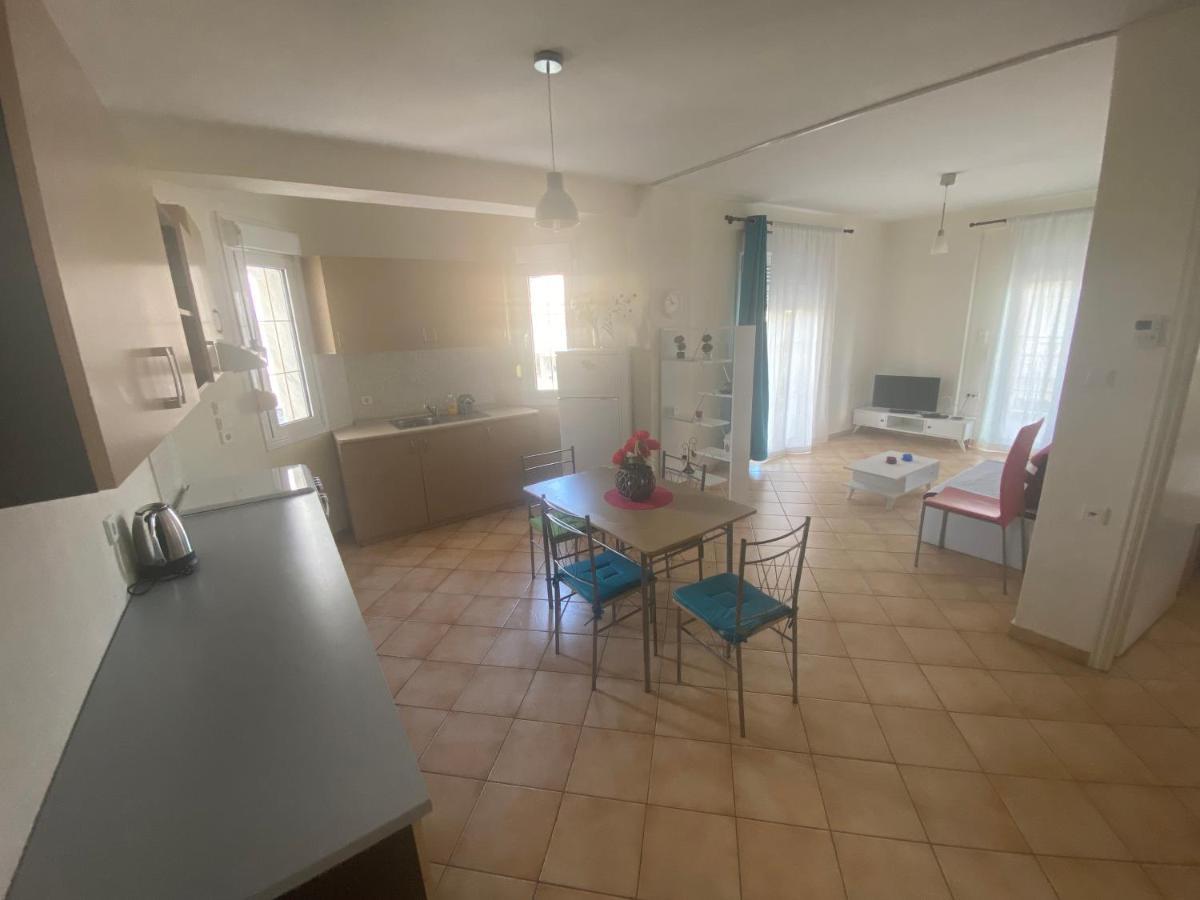Kelesi Apartments Nea Kallikrateia Екстериор снимка