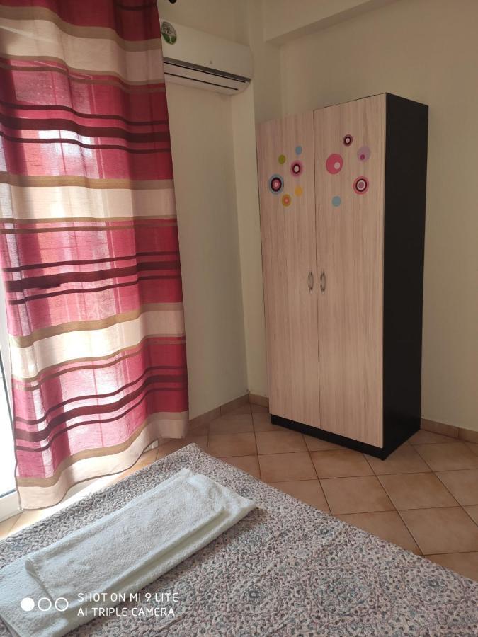 Kelesi Apartments Nea Kallikrateia Екстериор снимка